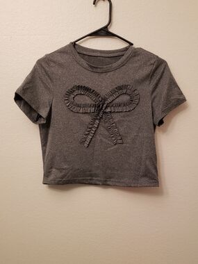SHEIN Gray Bow Crop Top